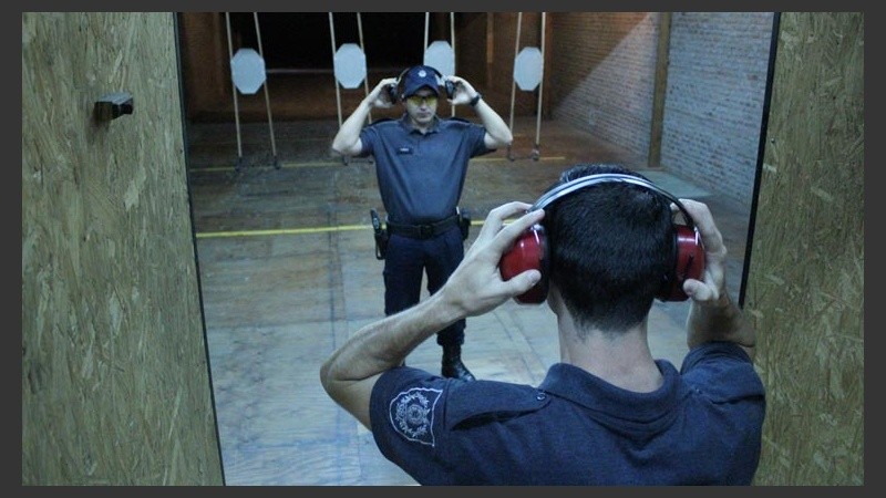 En el polígono se practica puntería en diferentes distancias.