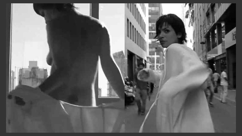 La actriz expone toda su anatomía a lo largo de los 53 segundos del filme.