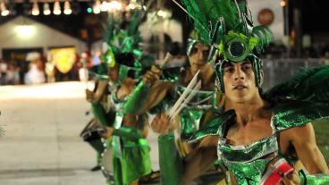Comienza la fiesta del carnaval en Rosario.