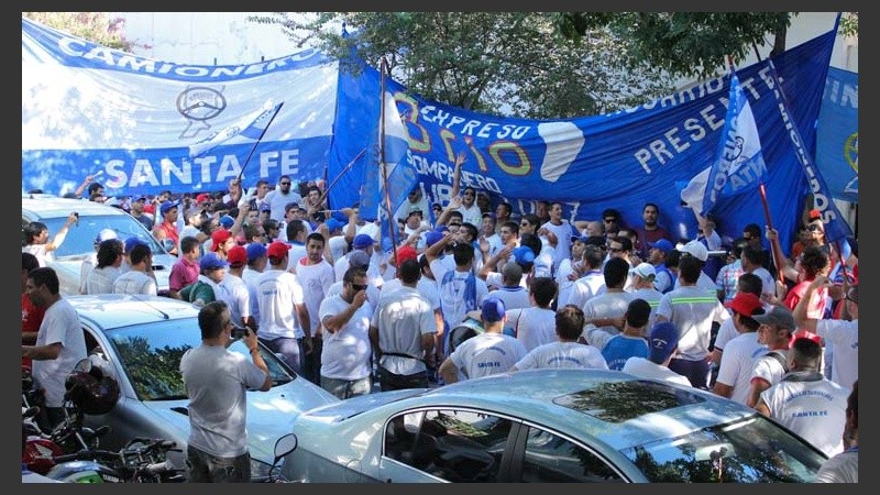 La movilización se inició en la sede de Camioneros en Pasco entre Sarmiento y San Martín.