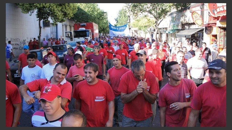 Los manifestantes se dirigieron hacia la sede de la Anses en Sarmiento y Rioja.