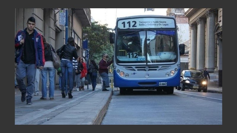 Miatello a favor de subsidios, pero para los colectivos. 