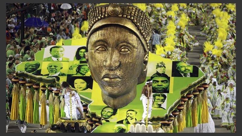 Desfile de la escuela de samba Imperatriz Leopoldinense.