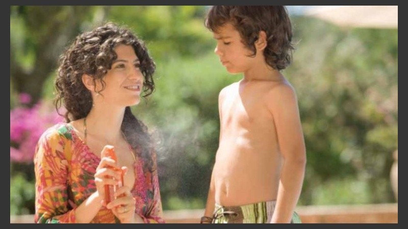 Los repelentes de uso personal son elaborados a base de aceite de Citronella y DEET (dietil toluamida).