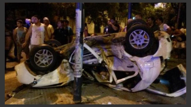 Así quedó uno de los autos involucrados en el choque. 