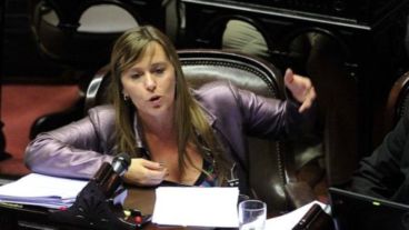 El Frente para la Victoria invitó al Congreso a Pollicita.