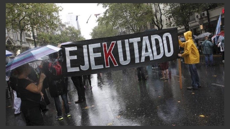 Uno de los carteles que se vio en la marcha del 18F.