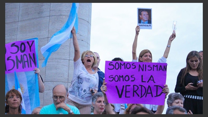 Por momentos fue efusivo el reclamo de los que participaron en la marcha.