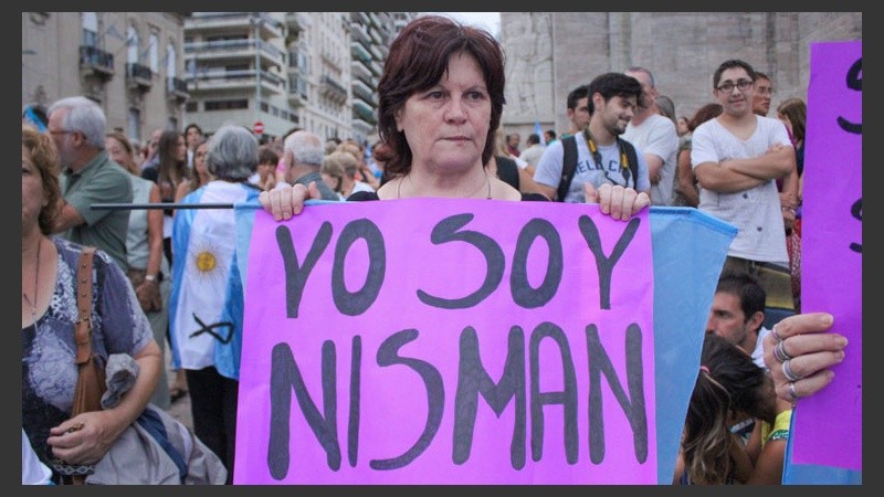 Muchas carteles se pudieron ver en la tarde del miércoles.