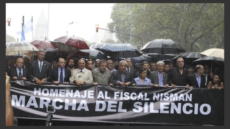 Los fiscales que encabezaron la movilización.