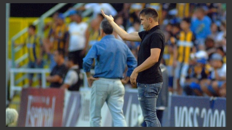 Coudet vivió el partido con todo. 