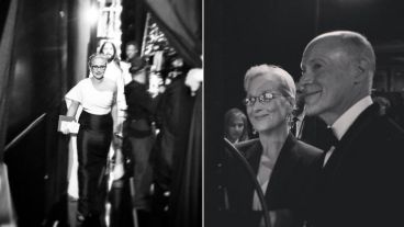 Der: Patricia Arquette sale del escenario con su merecido premio a mejor actriz de reparto. Der: Meryl Streep presente.