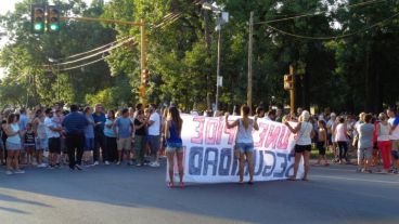 Unos 400 vecinos pidieron seguridad.