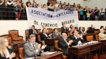 Los empleados de comercio pedirán en el Concejo que Rosario adhiera a la norma provincial.