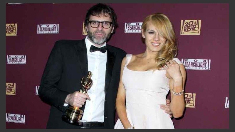 Nicolás y Mariana, en una captura tras la obtención del Oscar. 