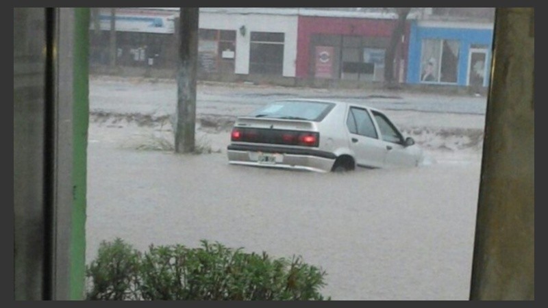 Un fuerte temporal azotó a la ciudad de Santa Fe y la región.