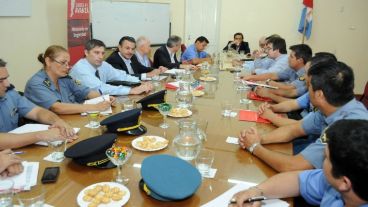 Los ministros Lamberto y Galassi encabezaron la reunión con policías.