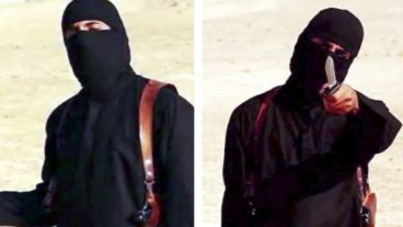Imágenes facilitadas por el Estado Isámico que muestran al yihadista responsable del asesinato de rehenes, en Siria.