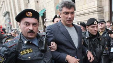 Archivo: el líder opositor Boris Nemtsov en una de las marchas donde se ha manifestado.