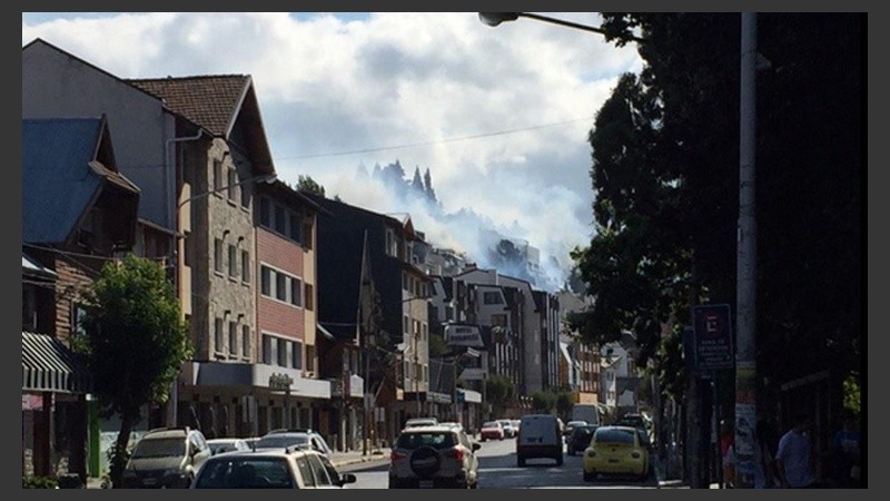 El incendio provocó temor en Bariloche.