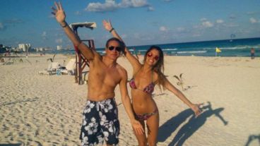 La foto que la modelo se tomó con Nisman en Cancún.