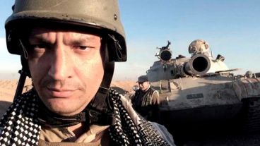 Este es el rostro del primer argentino que se suma a las filas de los combatientes kurdos contra el Estado Islámico