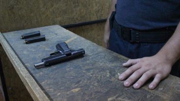 Desde octubre, 130 policías fueron pasados a disponibilidad.