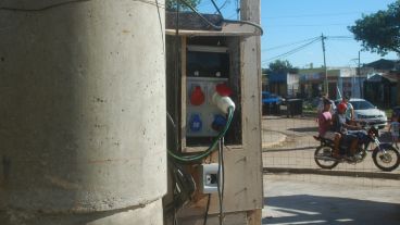 Tomas de corriente para el trabajo diario de los obreros dentro de la estación
