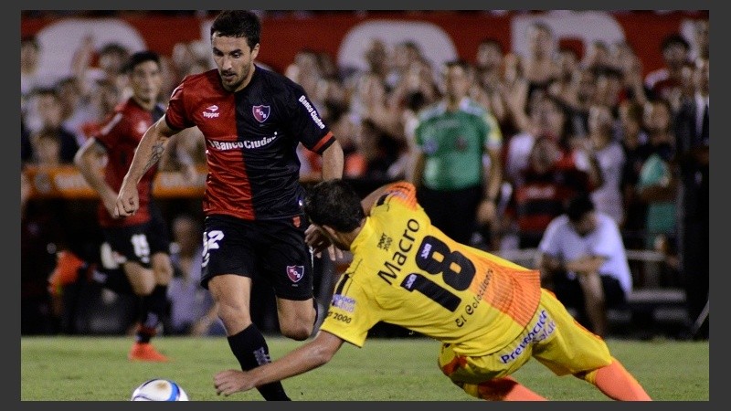 Scocco buscó su gol, pero no pudo.