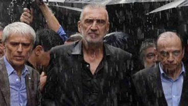 El fiscal participó en la marcha del 18F.