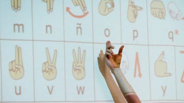 Este proyecto podría cubrir las necesidades educativas de las escuelas para sordos.