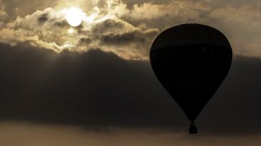 Un globo aerostático participa en el 7º Festival Internacional de Globos Aerostáticos.