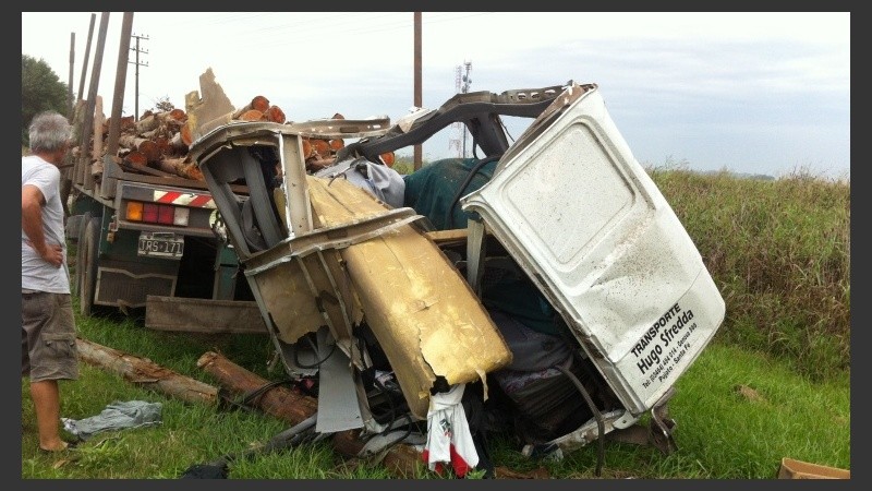 Impresionantes imágenes del accidente en Pujato. 