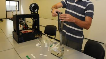 Ahora están trabajando en un modelo de plástico que se pueda realizar mediante una impresora 3D.