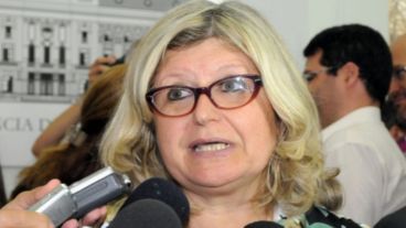 La ministra provincial habló de las amenazas de bomba en escuelas rosarinas.