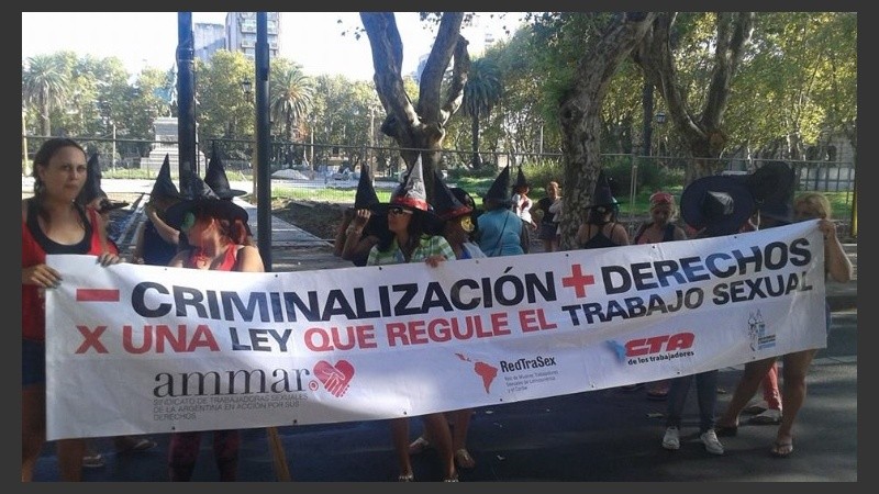 La concentración fue sobre Santa Fe, frente a Gobernación. 