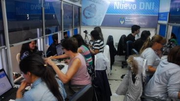 El argumento oficial: "Acercar el valor del DNI a su costo de producción".