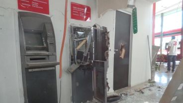 El cajero quedó afectado en su estructura.