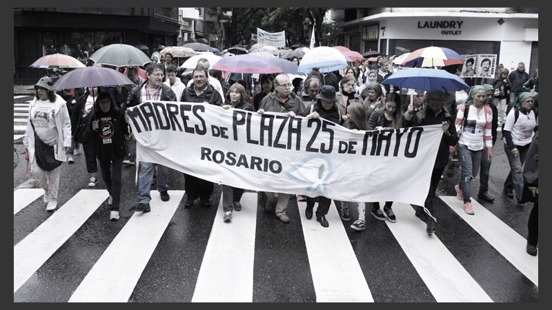 Día de la Memoria: miles de personas marcharon en Rosario.