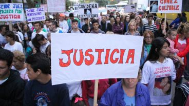 El 6 de abril comenzará el juicio. Los familiares acusan al conductor del vehículo que trasladaba a las víctimas.