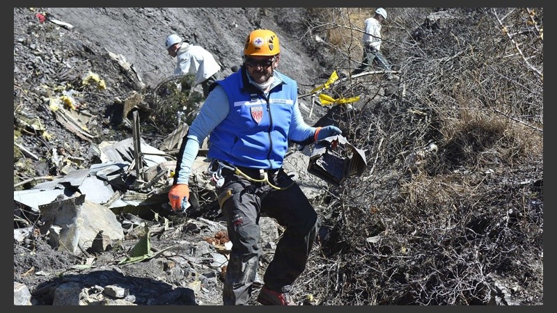 En plenos Alpes franceses, las tareas se complican por el relieve del lugar.