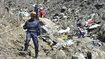 No hay más que restos y cuerpos", había dicho el diputado Christophe Castaner, que recorrió la zona.