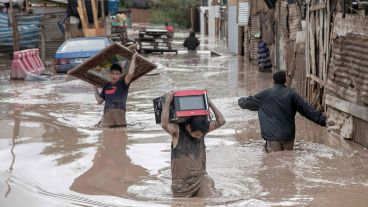 Fuertes lluvias en el norte de Chile provocaron desbordes de ríos y aluviones. Ya son 9 los muertos y hay más de 19 desaparecidos.