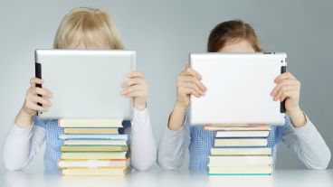 Argentina cuenta con una media de 59 alumnos por computadora en primaria y 42 alumnos por computadora en secundaria.