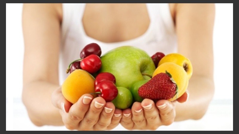 El cáncer colorrectal se puede prevenir con un estilo de vida saludable basado en una dieta rica en frutas y verduras.