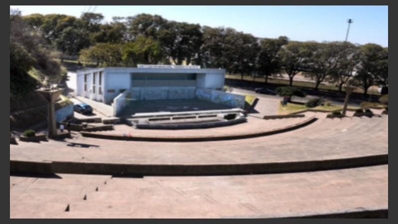El escenario ubicado en el Parque Urquiza se inauguró en 1971.