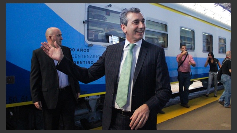 El ministro del Interior y Transporte, Florencio Randazzo, estuvo en Retiro para despedir al tren.