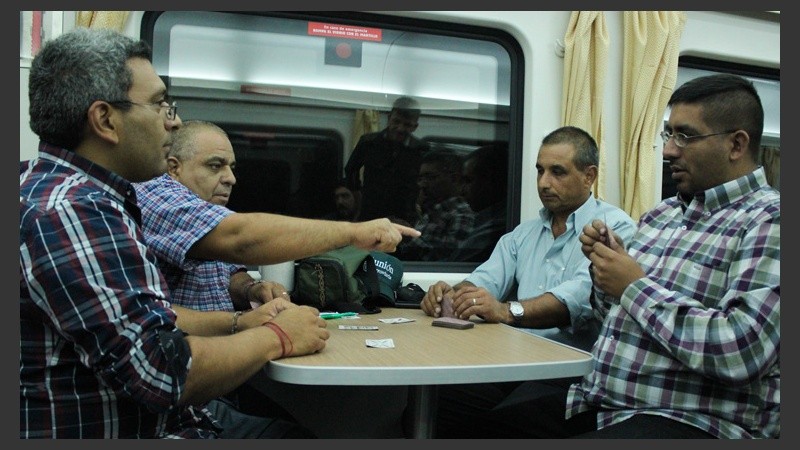 Antes de llegar, un truco entre amigos.