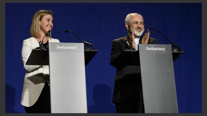 Mogherini, representante de la UE, junto a Zarif, canciller de Irán.