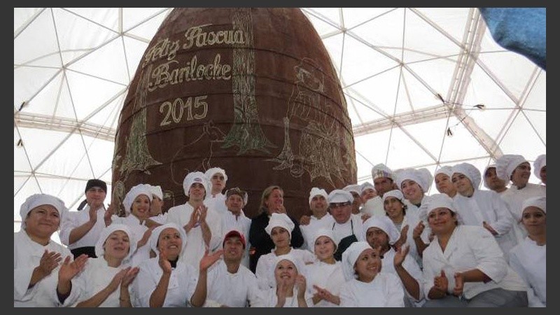 El domingo se romperá el inmenso huevo.